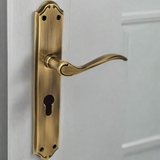 Classic Victorian style lever handle on plate - Tupai™