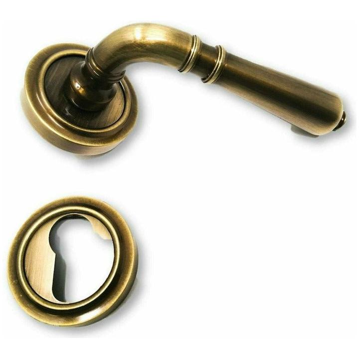 Aurelia door handle on rose - Decor Handles